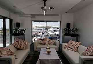abu dhabi F1 Marina-Bay-suite